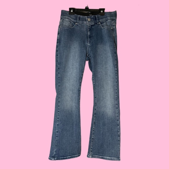 FLASH SALE ‼️ NWOT NY&C Curvy Sculpting Bootcut Jeans Size 14P - Picture 1 of 5